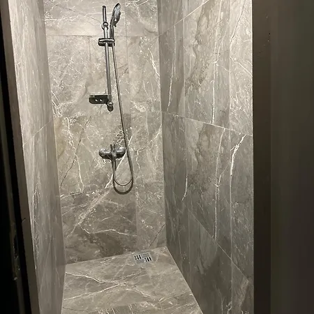 The Kliefs - Virtual Check-in Hostel *